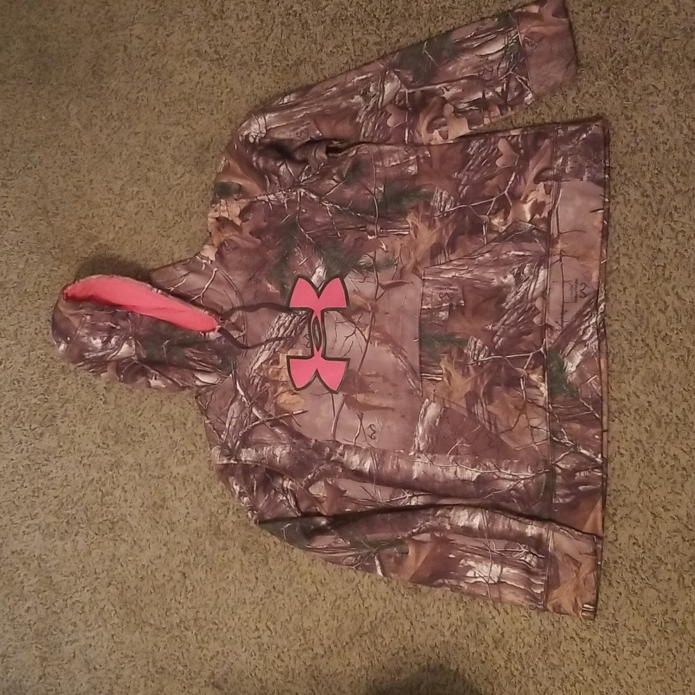 Women's camo under armour hoodie